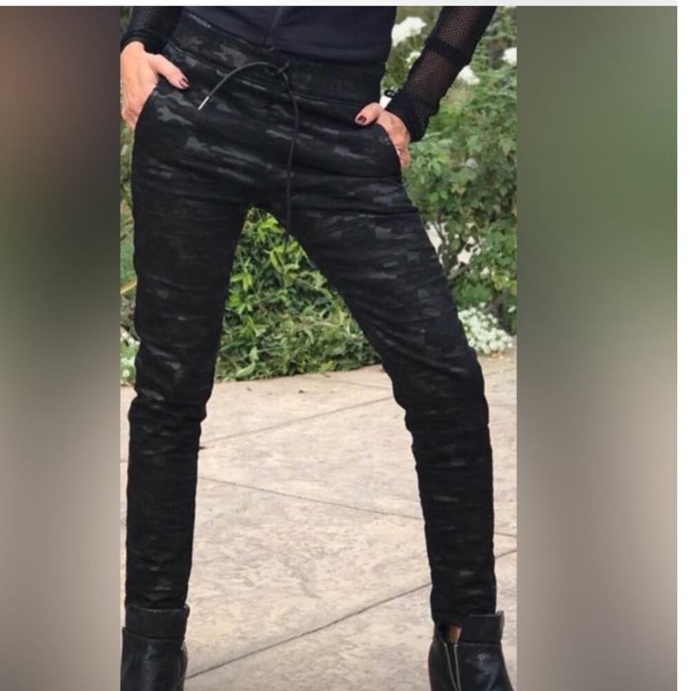 Bevy Flog Shely Camo Pants‎